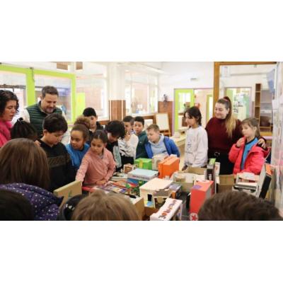Escolares de Tudela aprenden inglés explorando su ciudad