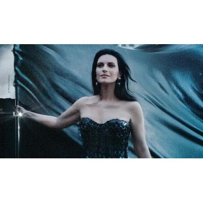 Los discos de la semana: Laura Pausini vuelve a cantar por todo lo alto