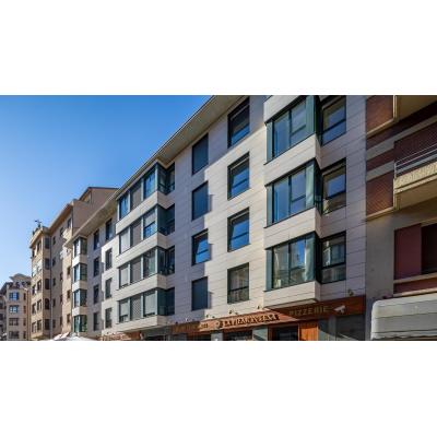 El último apartamento que se vende en el edificio de los antiguos cines Príncipe de Viana de Pamplona