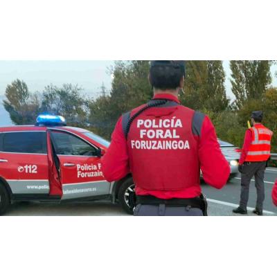 Lo paran por ir a 129 km/h en Navarra y el registro del vehículo revela un arsenal inesperado