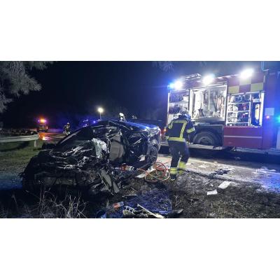 Una herida muy grave tras chocar un camión y un turismo en la N-121, entre Caparroso y Los Abetos