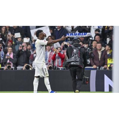 El aficionado del Albacete que tiró un plátano a Vinicius se enfrenta a una multa de hasta 5.000 euros