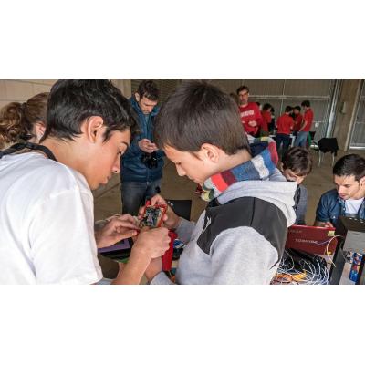 El certamen 'CanSat Navarra' vuelve en su VIII edición con más equipos y más presencia femenina