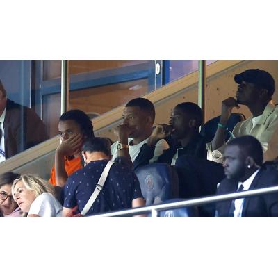 Mbappé envía a un agente judicial a las oficinas del PSG a reclamar el pago de 5,9 millones