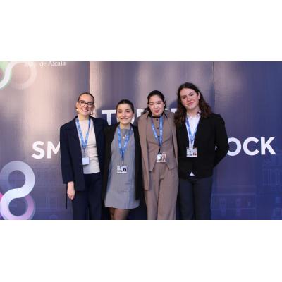 Cuatro alumnas de la UPNA participan en la competición nacional de debate III Torneo Smurfit WestRock