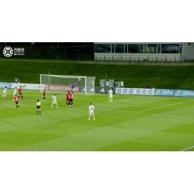 El portero de Osasuna Promesas, Rafa Fernández, una de las noticias positivas del equipo: firma la mejor parada de la jornada 22 en Primera RFEF