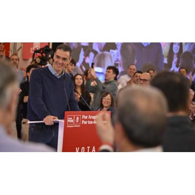Sánchez reprocha a Feijóo y Ayuso "apoyar al acosador" y no a la "víctima" que denunció al alcalde de Móstoles.