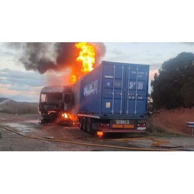 Muere una mujer de 32 años tras un choque con un camión en Bardenas