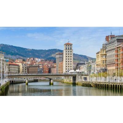 Encuentran el cuerpo sin vida de un hombre flotando en la ría de Bilbao