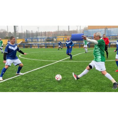 España se lanza al 'walking football', una modalidad de fútbol para mayores
