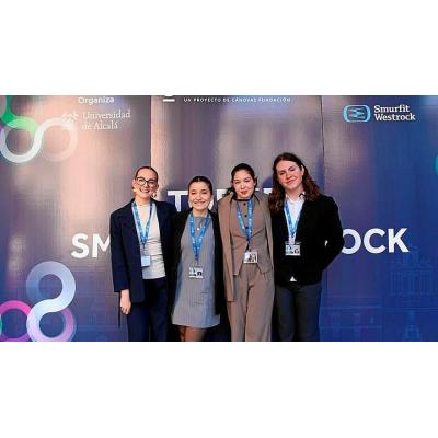 Cuatro alumnas de la UPNA participan en la competición nacional de debate