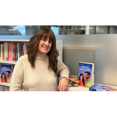 'Amigos, nada más', una novela que explora la amistad hombre-mujer desde la clandestinidad