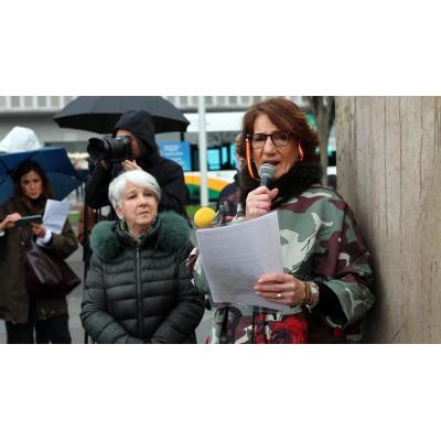 Paz Prieto, hija de un militar asesinado, a Pedro Sánchez: "No se puede hacer una idea del daño que está haciendo a las víctimas de ETA"