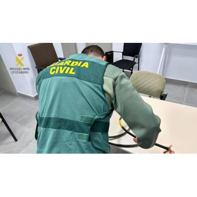 La Guardia Civil detiene a cuatro personas en Navarra por un supuesto delito de hurto de cable de cobre y aluminio en el norte de Cáceres