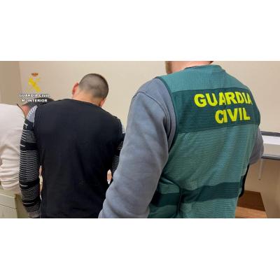 Desarticulan un grupo que estafó por internet a 28 personas, una en Navarra