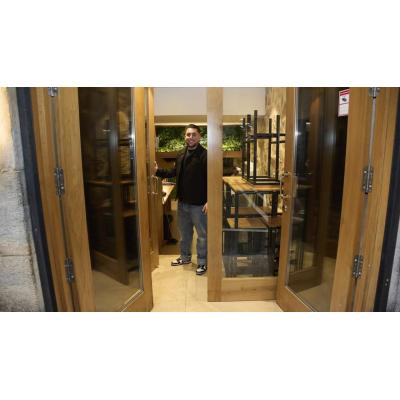 El Ayuntamiento incoa expediente sancionador a 16 establecimientos hosteleros por no haber instalado la doble puerta obligatoria