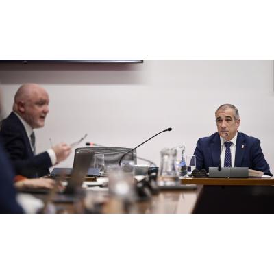 La evasiva de Chivite a Esparza sobre si “pone la mano en el fuego” por Cerdán: “No voy a entrar en esa dialéctica”