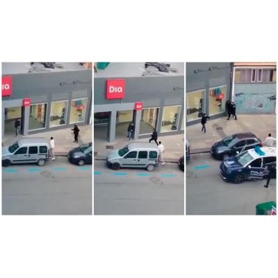 VÍDEO | Tres argelinos se pelean con navajas y provocan al pánico en un supermercado de Pamplona