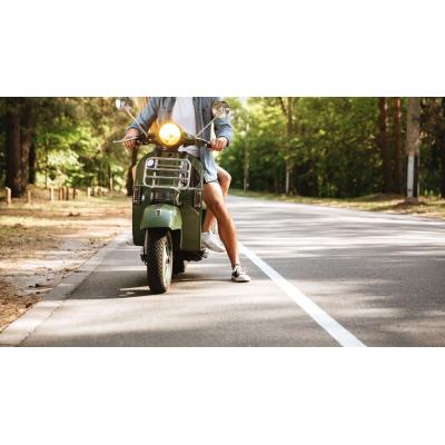El único caso en que se puede conducir una moto sin casco