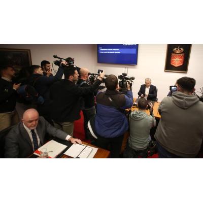 Santos Cerdán comparece en el Parlamento de Navarra: "Demostraré mi inocencia"