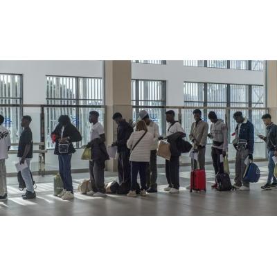 El Gobierno español confirma a Bruselas que la regularización de migrantes cumplirá el marco europeo