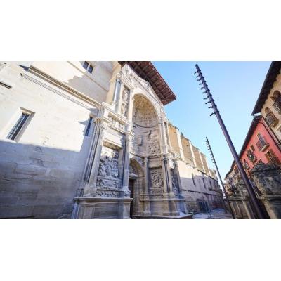 Viana recupera su joya renacentista: finaliza la primera fase de restauración de la portada de Santa María