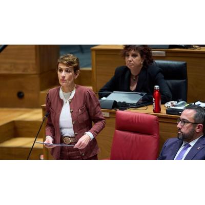 Chivite afirma que "habrá medidas" de apoyo al transporte para paliar los peajes que defienden implantar solo a vehículos pesados en autovías y autopistas