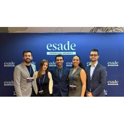 Dos alumnas y dos alumnos de la UPNA participan en la IV Liga San Ignacio de Debate Académico