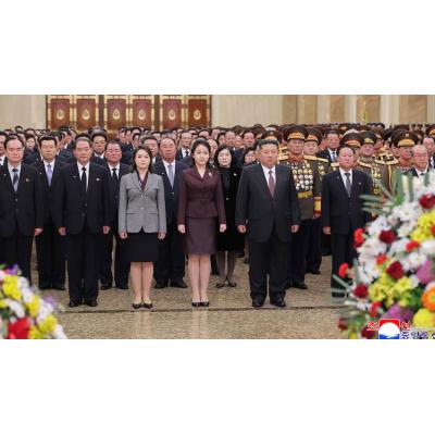 Kim Jong trabaja para consolidar la posición de su hija adolescente como su sucesora en Corea del Norte
