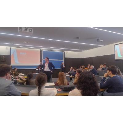 "Viajas allí de escapada en pareja sintiéndote casi adolescente y regresas con la agenda cargada de fechas y claves para cuando tu hijo comience la universidad"