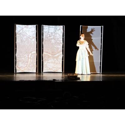 El alumnado de Primaria de Tudela disfruta en el Teatro Gaztambide de la obra “Quiero ser científica”