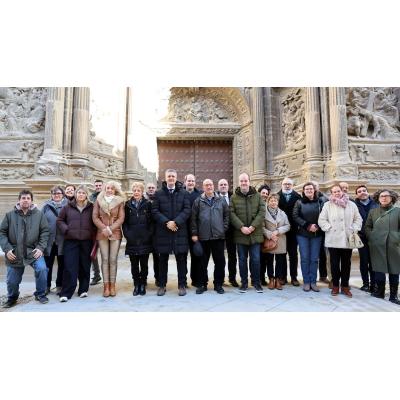 La restauración de la portada de Santa María de Viana encara su fase final