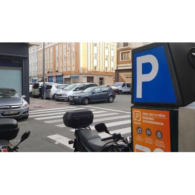 El Ayuntamiento de Pamplona estudia implantar la zona azul 24 horas en Rochapea Sur