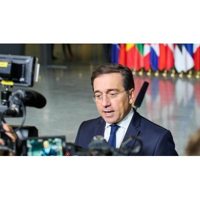 Albares: "Sánchez está en todas las reuniones en las que se decide el futuro de Europa"