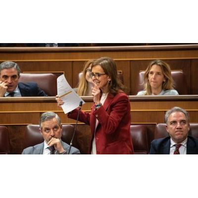 Sumar teme que el PSOE pacte con la derecha y el PP lo descarta