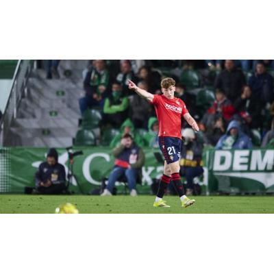 Víctor es sustituido en el minuto 66 con problemas físicos