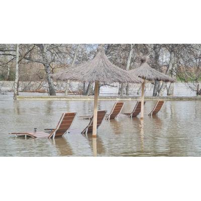 La Ribera se prepara ante el pico de la crecida del Ebro