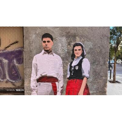 Pello Reparaz y Amaia Romero, convertidos en dantzaris en una obra de LKN en Madrid