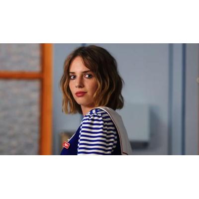 Los actores de ‘Stranger Things’ acompañan a Maya Hawke en su boda por sorpresa