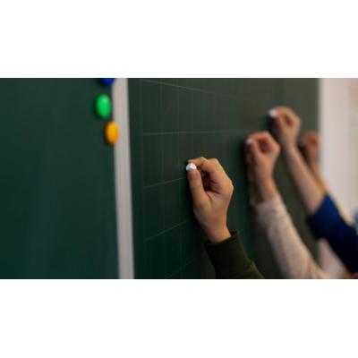 Piden a Educación que no delegue ni en familias ni en docentes la decisión sobre la jornada escolar