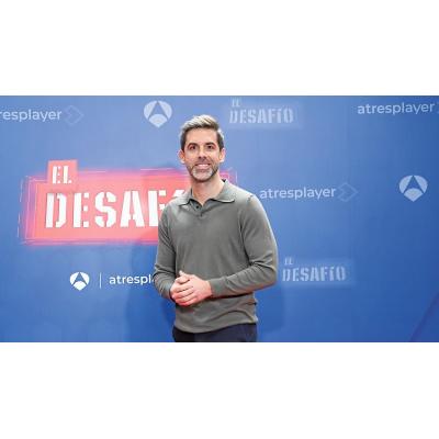 José Yélamo: "Que el público me vea reír o llorar sirve para que conozca también al periodista"