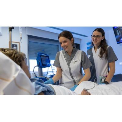 El Cancer Center Clínica Universidad de Navarra destaca el papel clave de la Enfermería oncológica para reducir el sufrimiento de los pacientes
