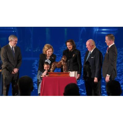 La reina Sofía recibe el premio Gorila por su trayectoria "ejemplar en defensa de la naturaleza"