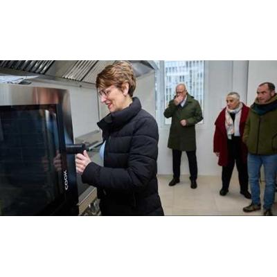 La Presidenta Chivite visita las instalaciones del nuevo colegio público de Ancín / Antzin
