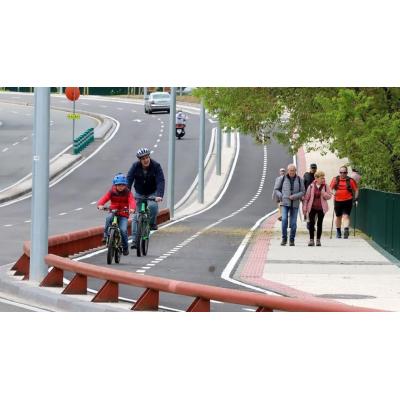 Compromiso del Ayuntamiento y la MCP para extender a la Comarca de Pamplona el servicio de bicis eléctricas