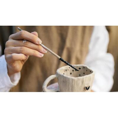 Cerámica, pintura y velas artesanales, el ocio que mejora la salud mental