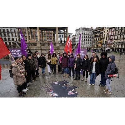 LAB reivindica un "salario mínimo propio y digno" para acabar con la brecha salarial en Navarra