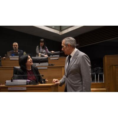 El Parlamento apoya la regularización extraordinaria de inmigrantes impulsada por Sánchez