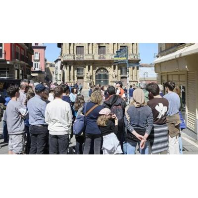 Turistas por Pamplona en Semana Santa 2026