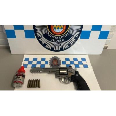 Identificado en Tudela tras disparar con una pistola de balines desde una ventana a varios coches estacionados